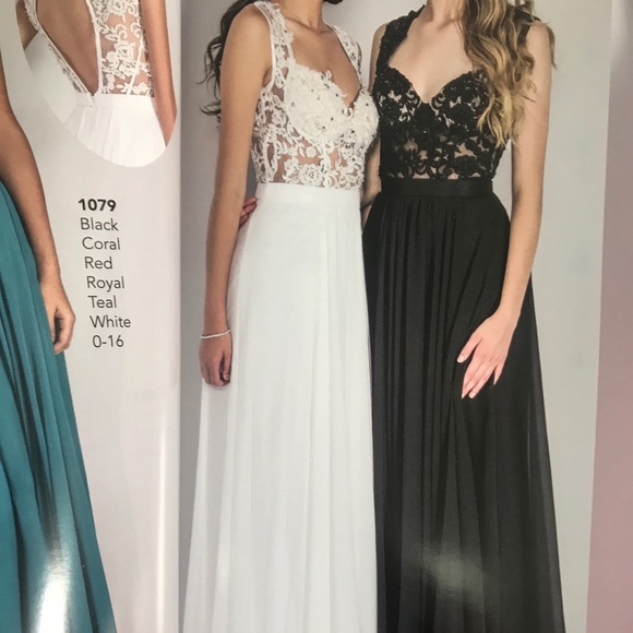 1079 gorgeous black gown with lace, studs, etc - Picture 5 of 8